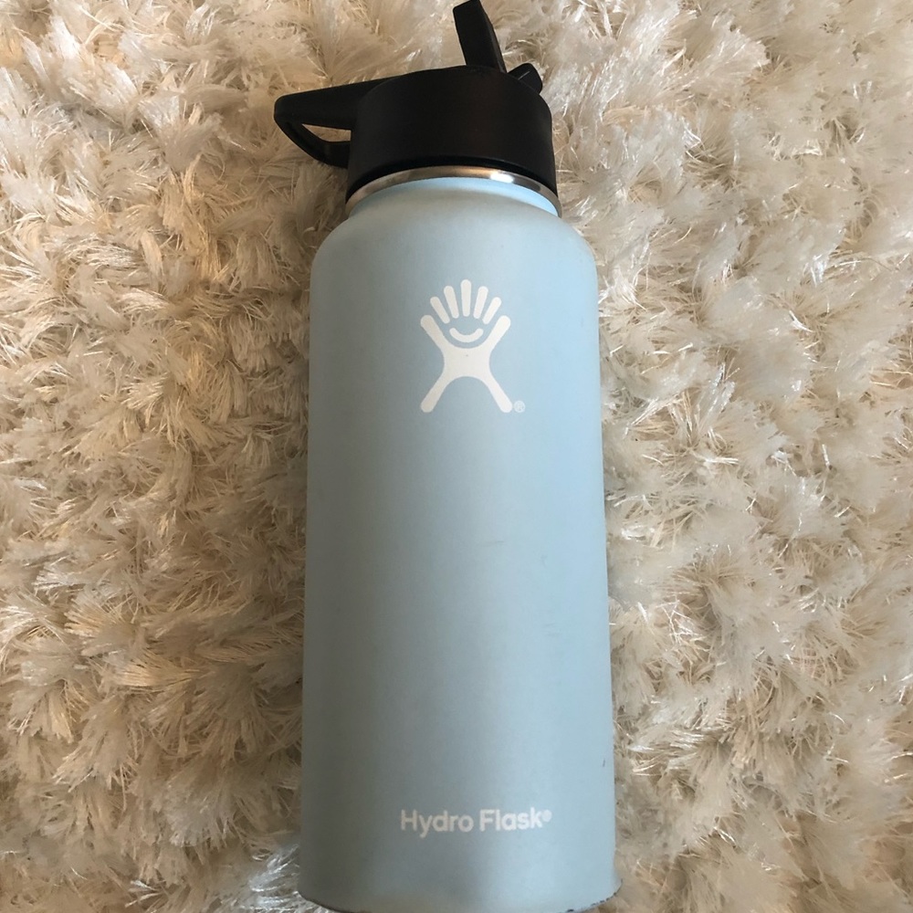 40 ounce frost blue hydro flask w/ athletic cap